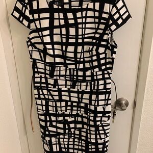 AGB Short Sleeve Black & White Dress / Size 10